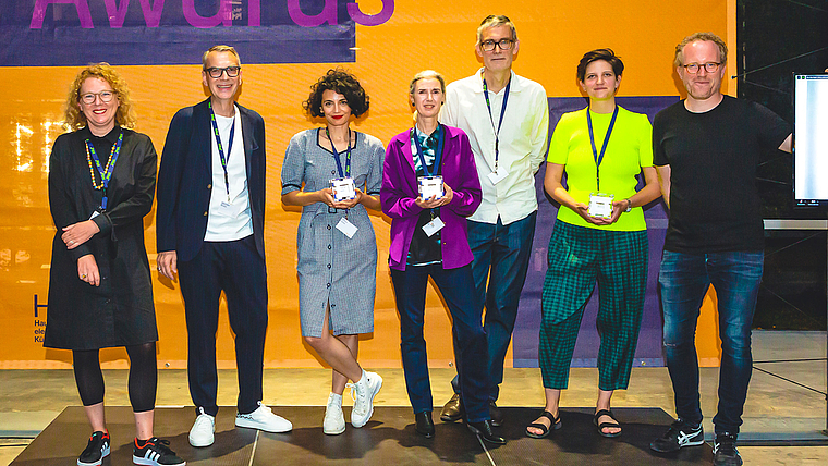 Preisstifter und PreisträgerInnen bei der Pax Art Awards-Verleihung (v. l.): HeK-Direktorin Sabine Himmelsbach,