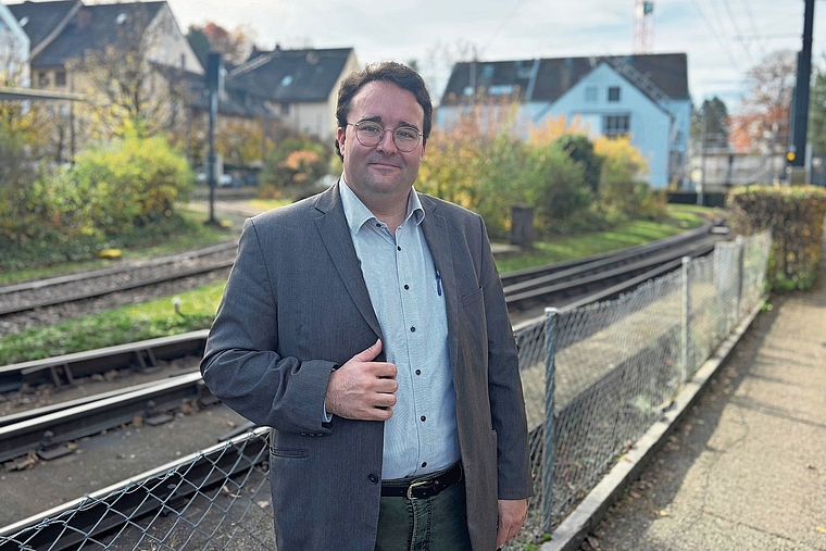 Umtriebiger Arlesheimer: Der gute Anschluss an den öffentlichen Verkehr war für Lorenz Degen ausschlaggebend für die Wahl seines Wohnortes. Foto: Caspar Reimer