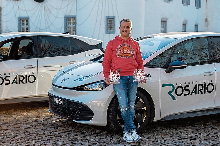 Ausgezeichnet: Rosario Mussari ist der beste Fahrlehrer der Region. Foto: Fabian Schwarzenbach