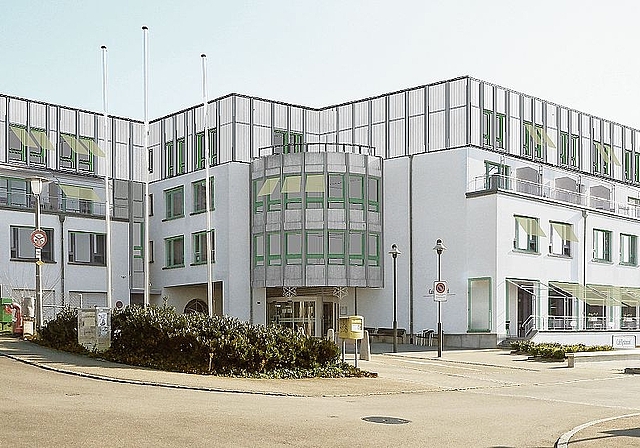 Einen Stock höher: So soll das Alters- und Pflegezentrum nach der Sanierung aussehen. Visualisierung: zvg