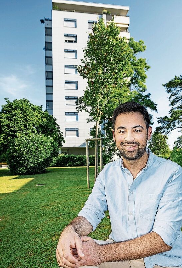 Vertritt die Interessen der Mieter: Adil Koller ist selbst in einer Genossenschaftswohnung an der Baselstrasse in Münchenstein aufgewachsen. Foto: Kenneth Nars