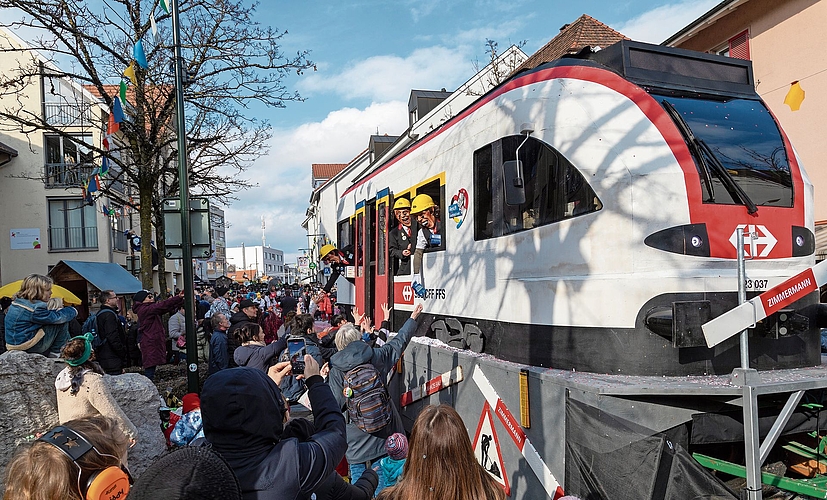 Zug um Zug: Die Wagenkonstruktionen von «Die Verdreide» sind in der Vergangenheit schon mit Preisen ausgezeichnet worden. Foto: Seraina Oppliger Photography Zug um Zug: Die Wagenkonstruktionen von «Die Verdreide» sind in der Vergangenheit schon mit Preisen ausgezeichnet worden. Foto: Seraina Oppliger Photography