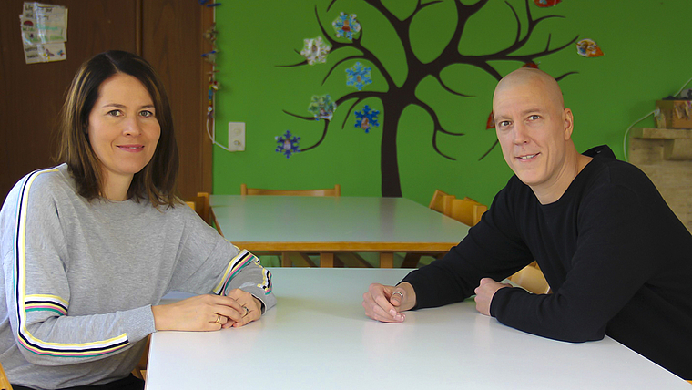 Flexibleres Angebot, höhere Auslastung: Mit ausgedehnten Öffnungszeiten wollen Stiftungsratspräsidentin Brigitte Treyer und Heimleiter Severin Fässler das Angebot attraktiver machen und damit mehr Eltern anlocken. Foto: Tobias Gfeller