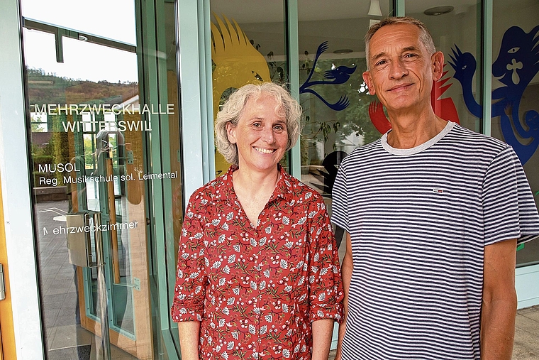 Die neue Schulleiterin: Jasmine Weber löst Toni Ebnöther ab. Während 17 Jahren hatte er diese Funktion inne. Foto: Martin Staub