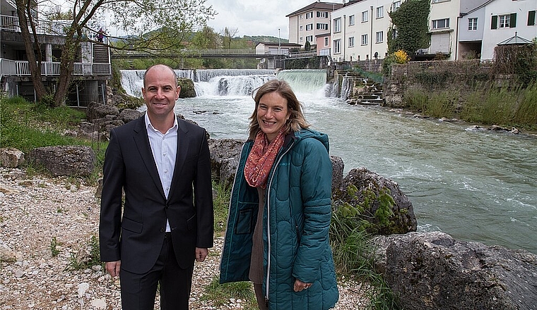 Freuen sich auf erfolgreiche Zusammenarbeit: Reto Flury, Geschäftsleiter EGK, und Simone Niggli-Luder. Foto: Martin Staub