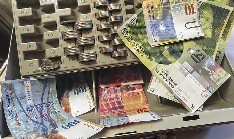 Klamme Gemeindekasse: Aufgrund der anfallenden Ausgaben muss der Steuerfuss um 7 Prozentpunkte erhöht werden. Foto: Edmondo Savoldelli