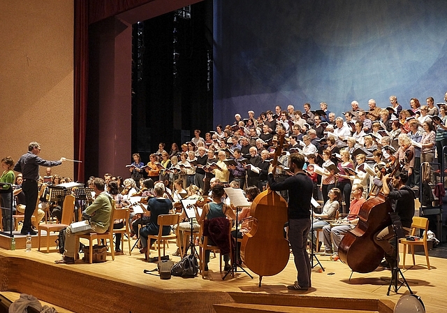 Die Proben haben sich gelohnt: Der Studienchor Leimental, das Barockorchester Capriccio und die Solisten unter der Leitung von Sebastian Goll im Goetheanum Dornach.
