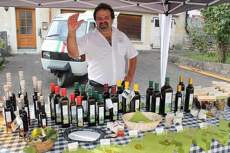 Spezialitäten: Der Stand von Francesco Pantaleo stand ganz im Zeichen der Olive. Foto: Dimitri Hofer