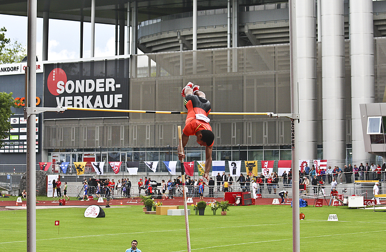 Souverän: Die Höhe von 5,10 Meter übersprang Marquis Richards im ersten Anlauf. Foto: Edmondo Savoldelli
