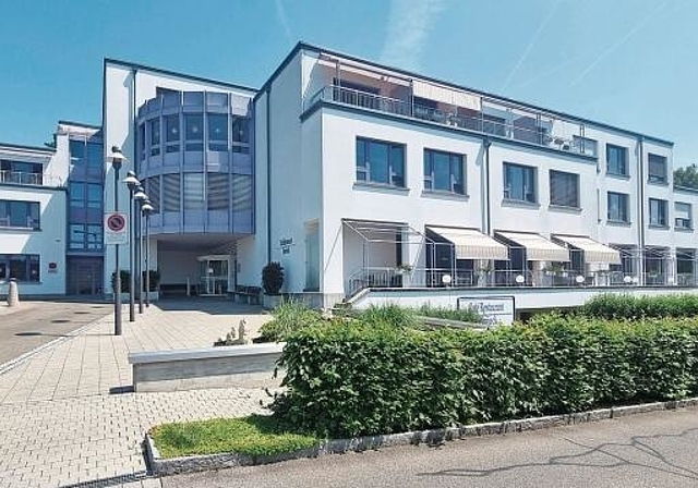 1991 erbaut: Das Alterszentrum am Wollmattweg in Dornach. Foto: Fabia Maieroni