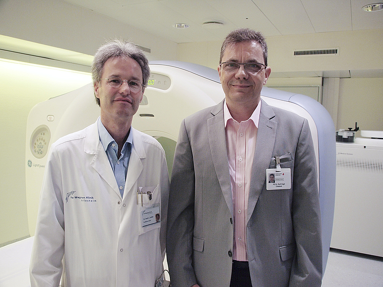 Zukunftsweisende Zusammenarbeit: Dr. med.Lukas Schöb, ärztlicher Leiter der Ita Wegman Klinik, Facharzt für innere Medizin FMH (l.), und PD Dr. Rolf Hügi, Chefarzt Radiologie und ärztlicher Leiter des Bruderholzspitals. Foto: Tobias Gfeller