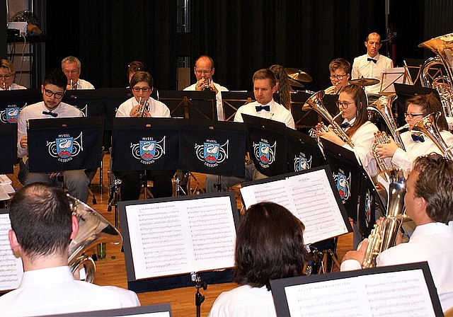 <em>Spiellaune auf hoher See: </em>Musikverein Brass Band Liesberg<em>Foto: Jürg Jeanloz</em>