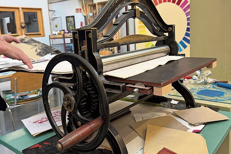 Kreatives Handwerk: Entstehungsprozess im Atelier des Machwerks Liestal. Kreatives Handwerk: Entstehungsprozess im Atelier des Machwerks Liestal.