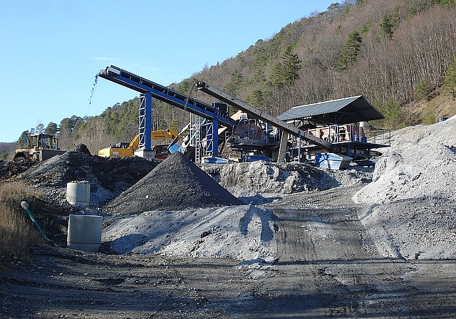 Verkauft: Die Entschrottungsanlage stand der Restauffüllung der Deponie im Weg und wurde verkauft. Foto: zvg
