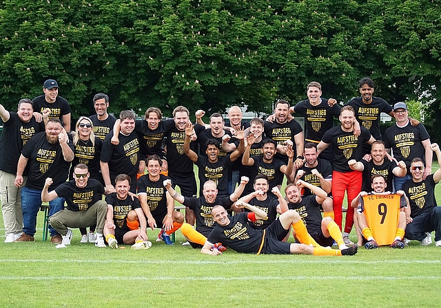 Meisterlich: Der FC Zwingen steigt zum zweiten Mal in der Vereinsgeschichte in die 2. Liga auf.Foto: Laura Krabbe