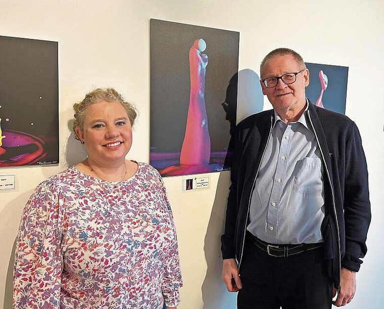 Premiere: Priska Tschanz und Roland Blasowitsch eröffneten am vergangenen Freitag die Ausstellung. Foto: Caspar Reimer