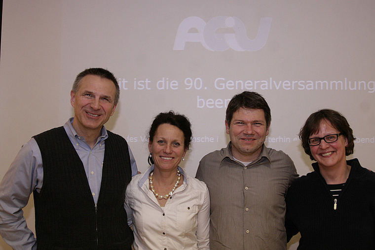 Rochaden im AGIV-Vorstand: Bruno Steiger (l.) ist neu im Vorstand, Monika Strobel übernimmt mit Andrea Hänggi (r.) das Co-Präsidium, während Urs Schneeberger als Präsident demissioniert und den Vorstand verlässt. Foto: Lukas Hausendorf