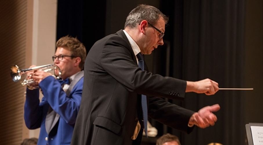 Alles im Griff: Käpt’n Thomas Scherrer und Cornetist Andreas Widmer als Solist. Alles im Griff: Käpt’n Thomas Scherrer und Cornetist Andreas Widmer als Solist.