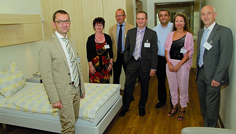 Ein starkes Team: (v. l.) Michael Rolaz, Geschäftsleiter Kantonsspital Laufen, Erika Hamann, Schmerztherapeutin, Thomas Blaettner, Chefarzt und Leiter Klinik für Schmerztherapie, Stefan Steiner, Schmerztherapeut, Cetin Güner, Psychiater, Karin Ham