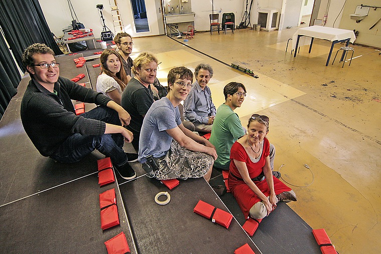 Toi, toi, toi: Die Theatertruppe des NTaB ist bereit für die neue Spielzeit in Arlesheim. Foto: Lukas Hausendorf