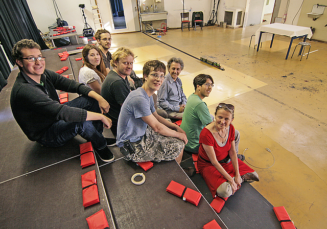 Toi, toi, toi: Die Theatertruppe des NTaB ist bereit für die neue Spielzeit in Arlesheim.  Foto: Lukas Hausendorf