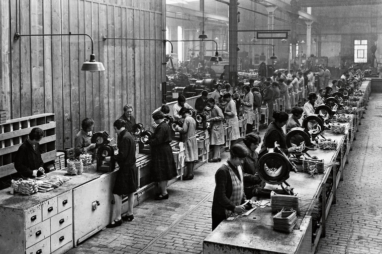 Ein Stück Industriegeschichte: Fabrikarbeiterinnen bei Brown Boveri (BBC). Foto: zvg