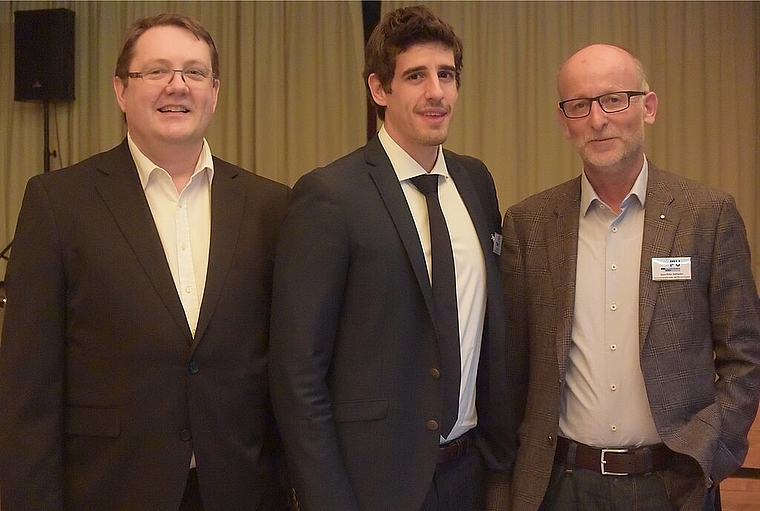 Setzen beim Jahresprogramm weiterhin auf Gedankenaustausch in entspanntem Ambiente: Vize Martin Schindelholz und Präsident Marc Scherrer. Und schlagen an der GVdie Zeitrekorde von Ehrenmitglied Hanspeter Schneider (v.l.). Foto: Bea Asper
