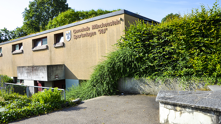 Heruntergekommen: Die Sportanlage Au habe ihre besten Jahre hinter sich, findet die Interessensgemeinschaft «attraktive Sport- und Freizeitanlagen». Foto: Fabia Maieroni