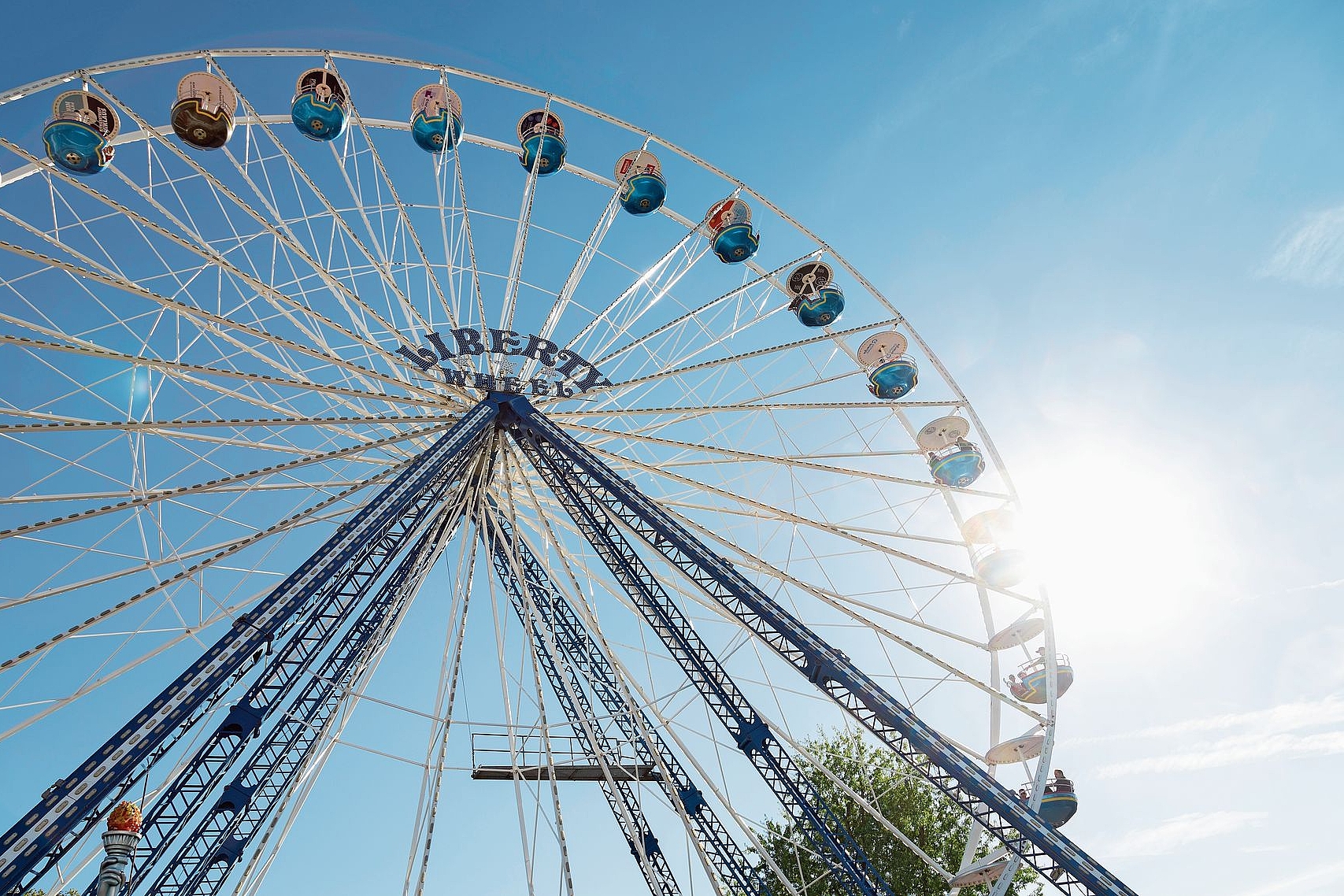 Die Hauptattraktion: Für Schwindelfreie war das Riesenrad ein Riesenspass. Fotos: Seraina Oppliger Die Hauptattraktion: Für Schwindelfreie war das Riesenrad ein Riesenspass. Fotos: Seraina Oppliger