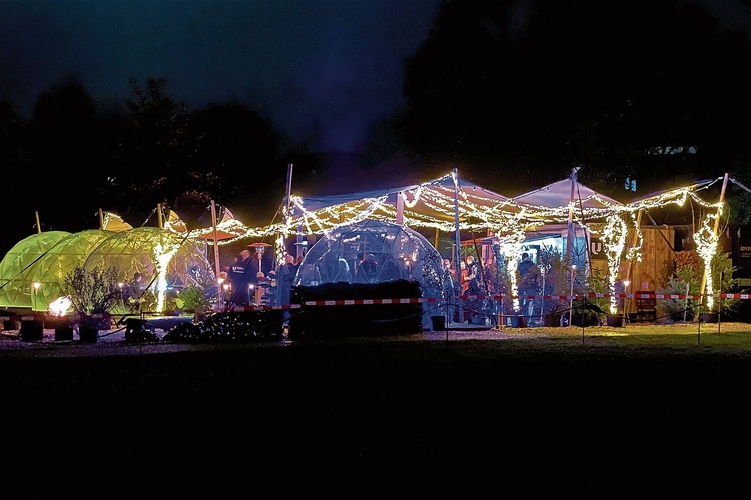 Stimmungsvoll: Der Adventszirkus ist zum Mini-Weihnachtsdorf geworden. Foto: Fabia Maieroni Stimmungsvoll: Der Adventszirkus ist zum Mini-Weihnachtsdorf geworden. Foto: Fabia Maieroni