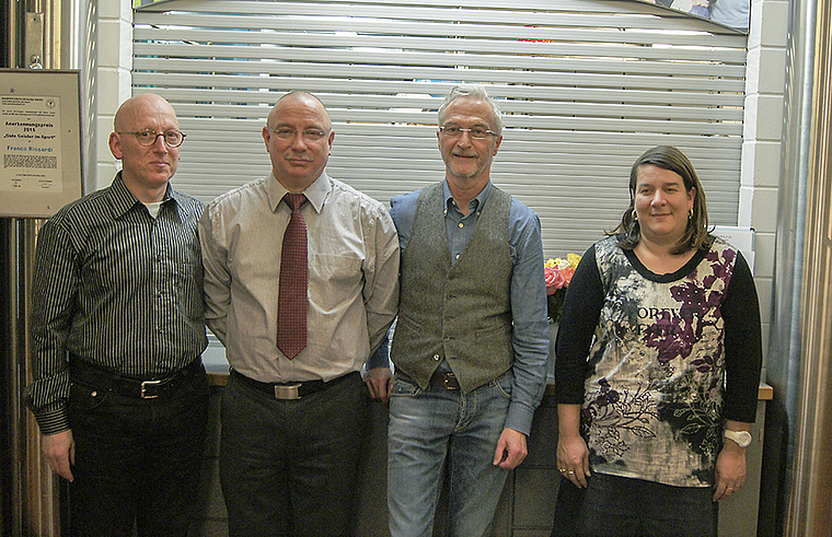 Teamfoto im Klublokal des SC Dornach (v. l.): Max Sutter, Reto Zuber, Heinz Thommen (Präsident) und Manuela Brodmann. Foto: Oliver Sterchi