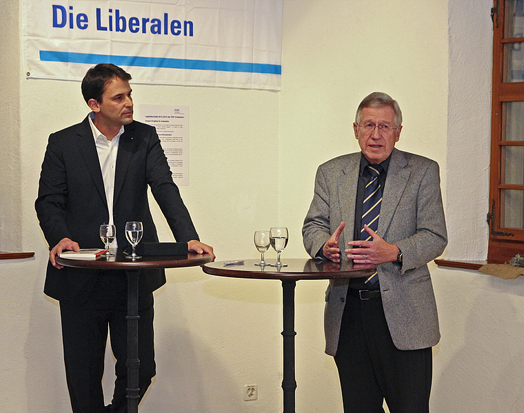 Hat immer noch etwas zu sagen: Der Baselbieter Alt-Ständerat René Rhinow äusserte sich am vergangenen Donnerstag im «Polit-Talk» mit dem Arlesheimer FDP-Präsidenten Balz Stückelberger kritisch über das heutige Wesen der Politik. Foto: Lukas