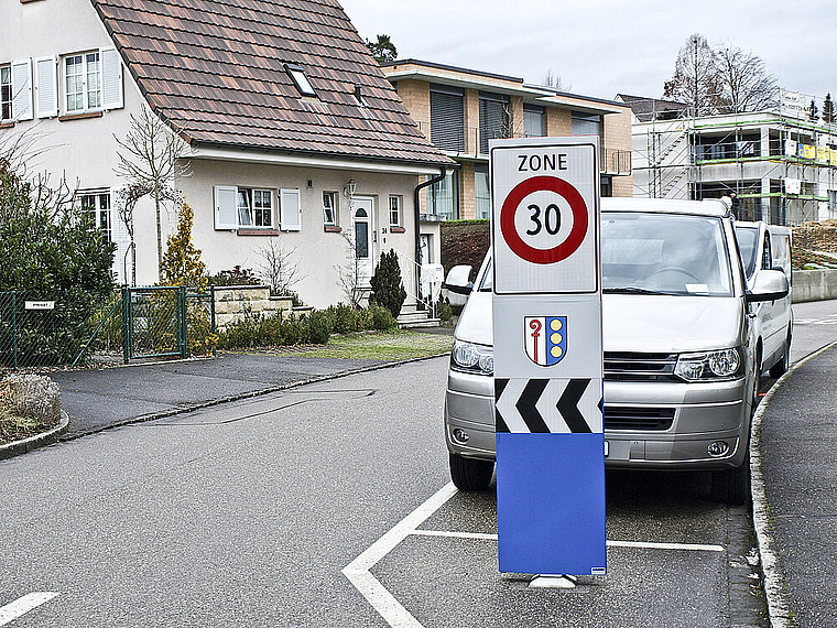 Ruhiger Verkehr und wenig Unfälle: Die Art der Umsetzung stösst auch auf Kritik. Foto: Martin Merk