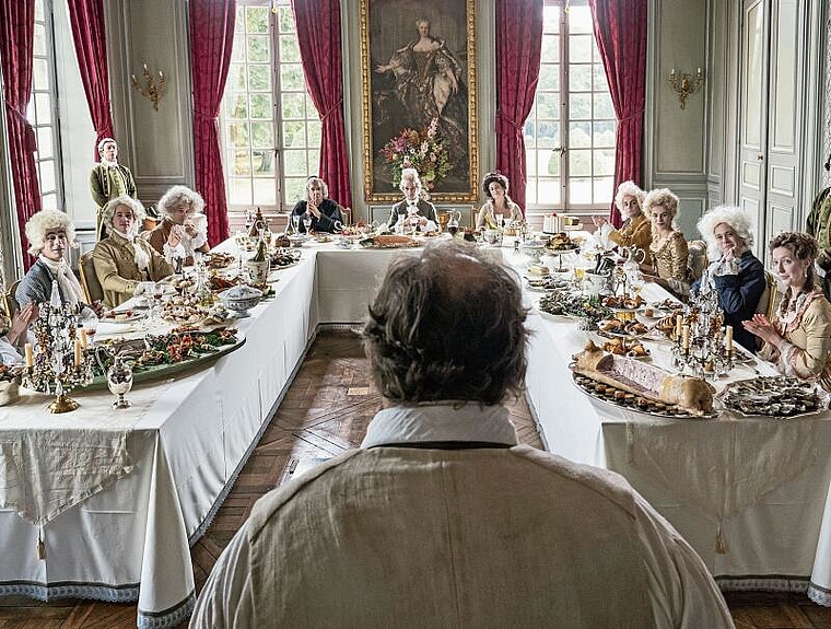 Ruhe vor dem Sturm: Im Film «Délicieux» geniesst der Adel sein Dinner vor Beginn der Französischen Revolution. Foto: zVg