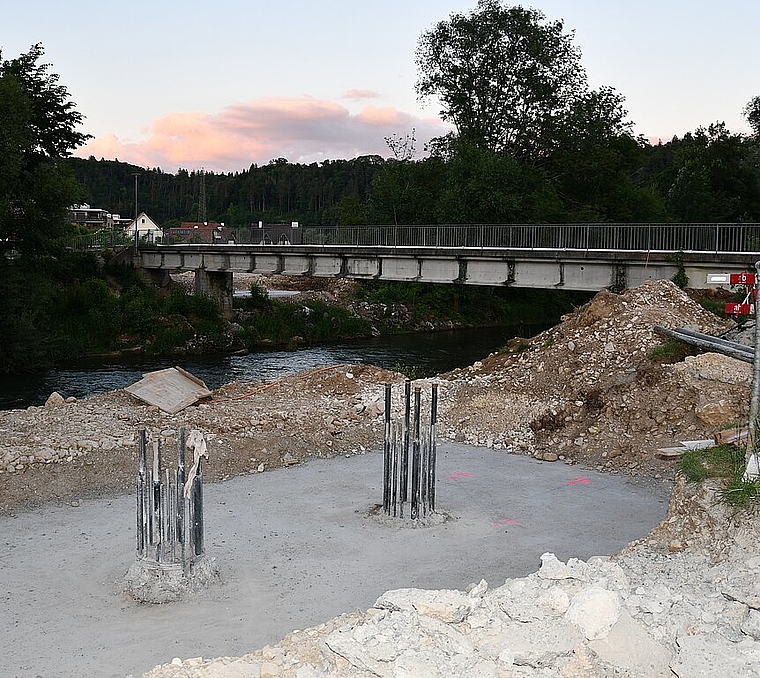 <em>Neue Brücke für den Langsamverkehr: </em>Sie verbindet den Weidenweg mit dem Areal der Primarschule und macht den Weg frei zum Bahnhof. <em>Foto Bea Asper</em>