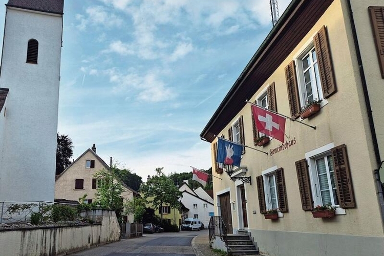 Sorgte für Diskussionen: Das Gemeindehaus wird vom Gemeinderat
nicht als erhaltenswert definiert.Foto: Tobias Gfeller