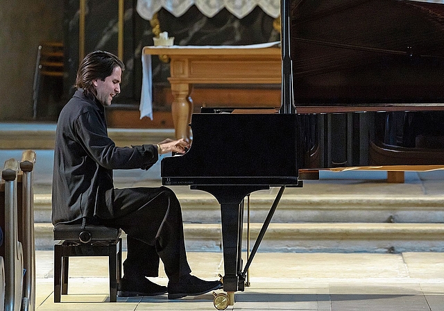 Auftritt in der St. Katharinenkirche: Weltklasse-Pianist Georgijs Osokins. Foto: Martin Staub