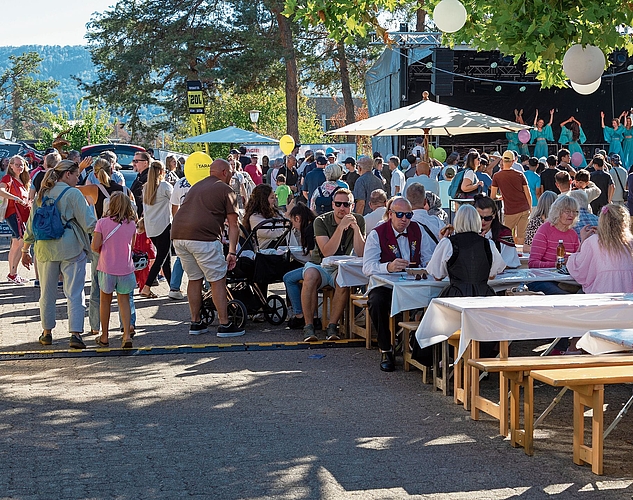 Foodcourt: Hier ist genug Platz, um das Mittagessen zu geniessen. Foodcourt: Hier ist genug Platz, um das Mittagessen zu geniessen.