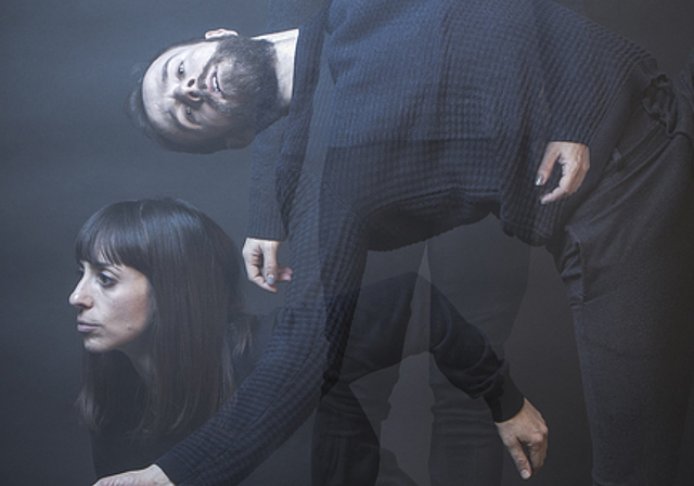 Im Wirbel der Bewegung: Loop Tanz mit Debora Maiques Marin, Javier Rodríguez Cobos, Sol Bilbao Lucuix.  Foto: Kostas Maros