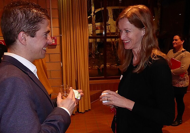 Tauschen sich aus: Thomas Boillat von Promotion Laufental im Gespräch mit Ivana Kilian, Verantwortliche des Lift-Projekts im Laufental. Foto: Thomas Immoos