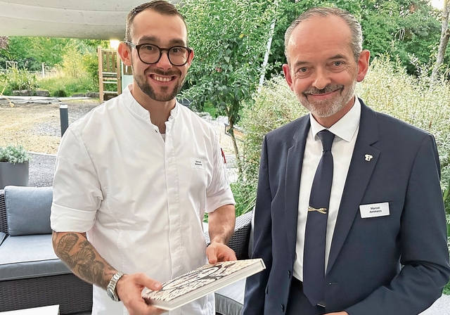 Gastgeber: Samuel Scheuerer (links) und Marcel Ammann, Kassier der Amicale bâloise. Foto: Christian Fink