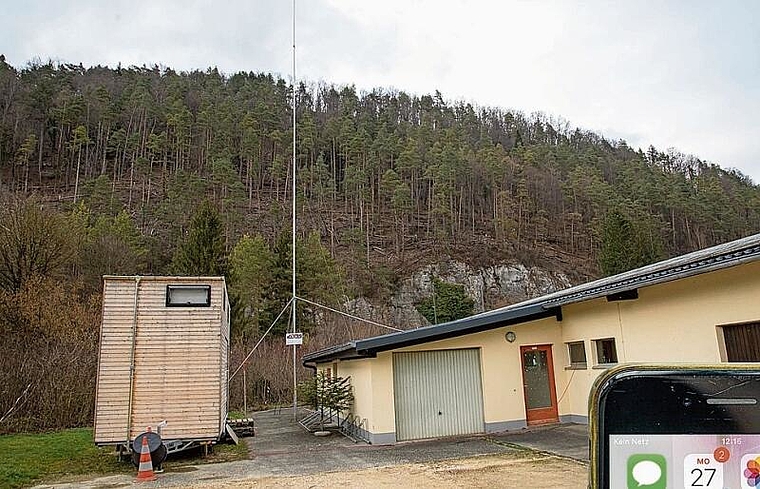 Kein Netz: Hier sollte die neue Sunrise Mobilfunkantenne zu stehen kommen. Foto: Martin Staub