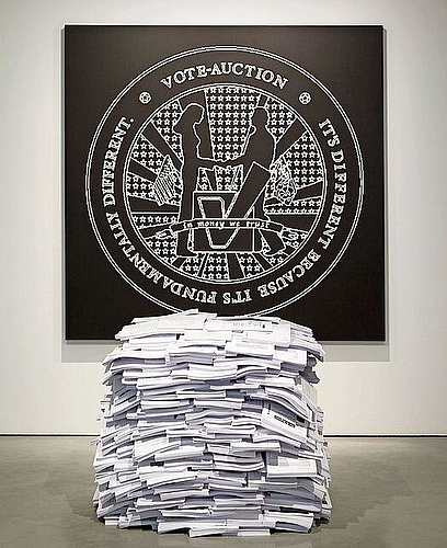 Aktenberg: Die Aktion «Vote Auction» hatte einen Rechtsstreit zur Folge. Foto: zVg