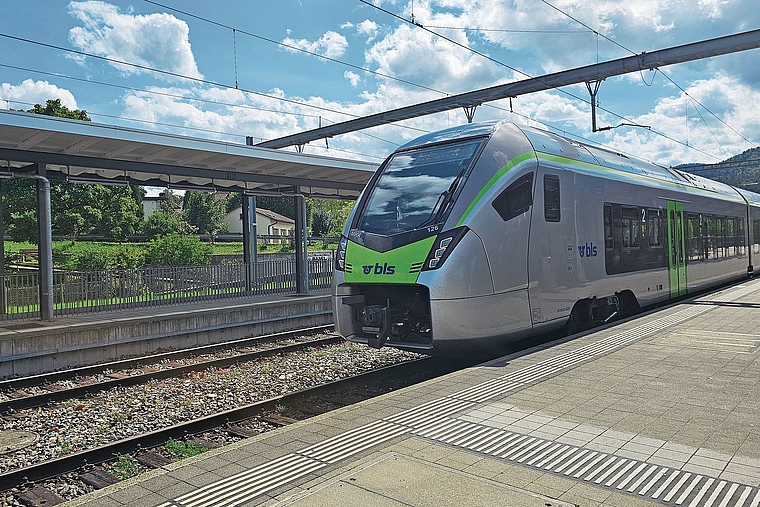 Neue Verbindung: Der IR56 der BLS verkehrt seit dem Fahrplanwechsel im Dezember 2025 zwischen Biel und Basel. Die BLS zeigt sich mit der Pünktlichkeit der neuen Fernverkehrsverbindung zufrieden. Foto: Melanie Brêchet