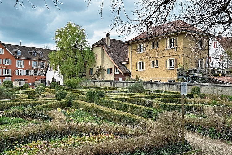 Dorfkern mit Tradition: Viele Gebäude rund um den Bauerngarten in Arlesheim stehen schon seit Jahrhunderten. Fotos: Nicolas Blust