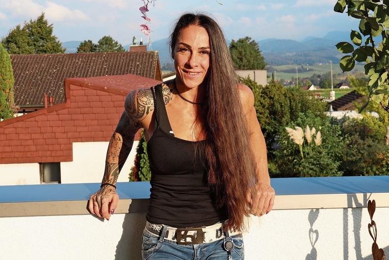 Lebt seit kurzem in Röschenz: Jana Sollberger inspiriert mit ihrer positiven Art und motiviert zur Bewegung. Foto: Gaby Walther