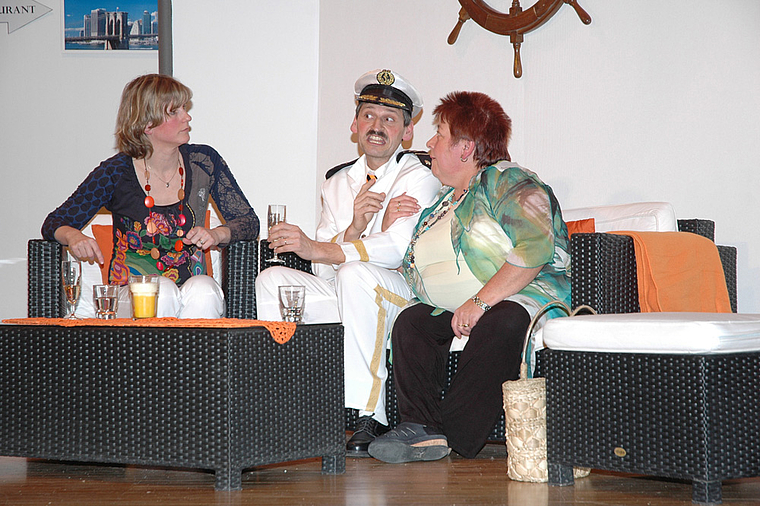 Der falsche Kapitän: Interessante Gespräche auf der Kreuzfahrt. Foto: Andreas Obrecht
