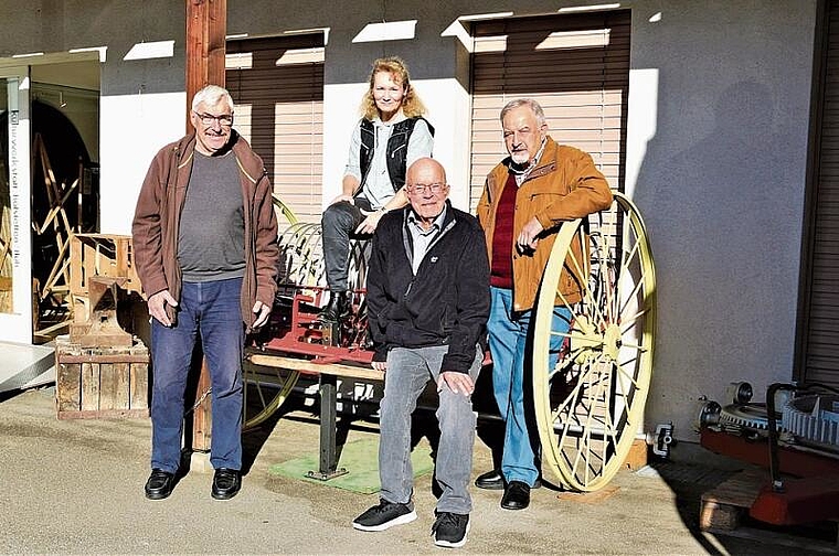 Das Prunkstück: (v.l.) Festlich geschmückt mit Alois Küry, Christine Graf, Hans Bühler und Ueli Widmer. Foto: Cornelia Felber
