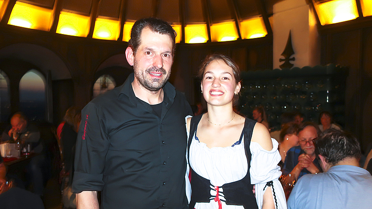 Familiensache: Patrik Vögtli und Tochter Lena kümmern sich mit Sorgfalt und Engagement um ihre Gäste. Foto: ZVG
