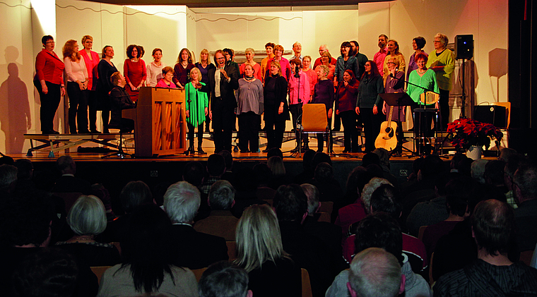 «In His Hands»: Der Gospelchor eröffnet den Hofstetter-Flühner Neujahrsapéro musikalisch. Foto: Martin Staub